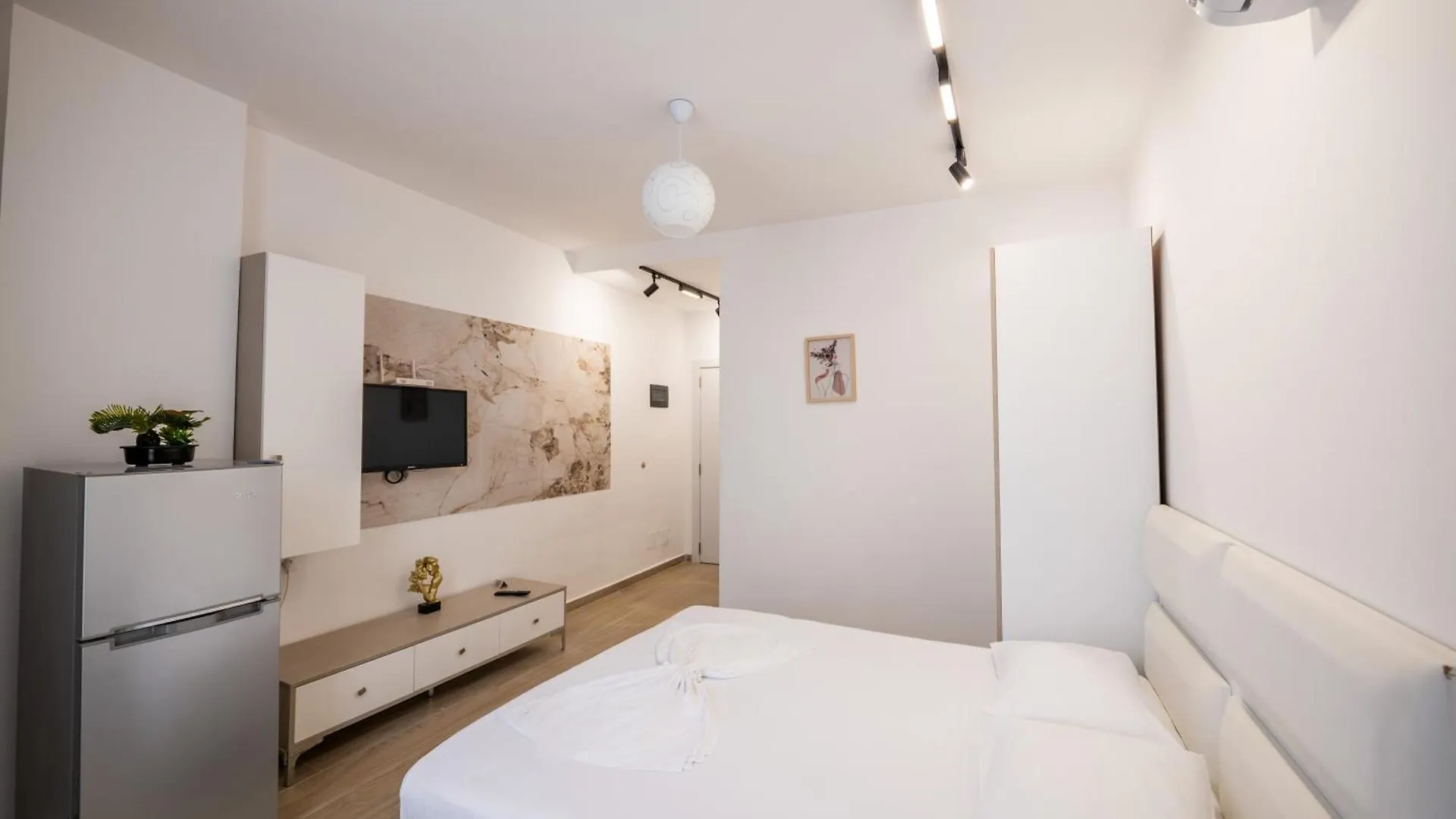 Al Mare Rooms Sarandë Apartment