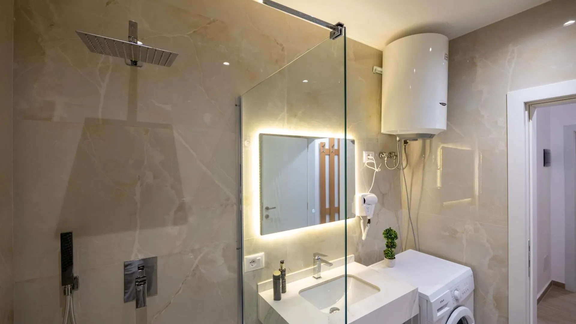 Apartment Al Mare Rooms Sarandë