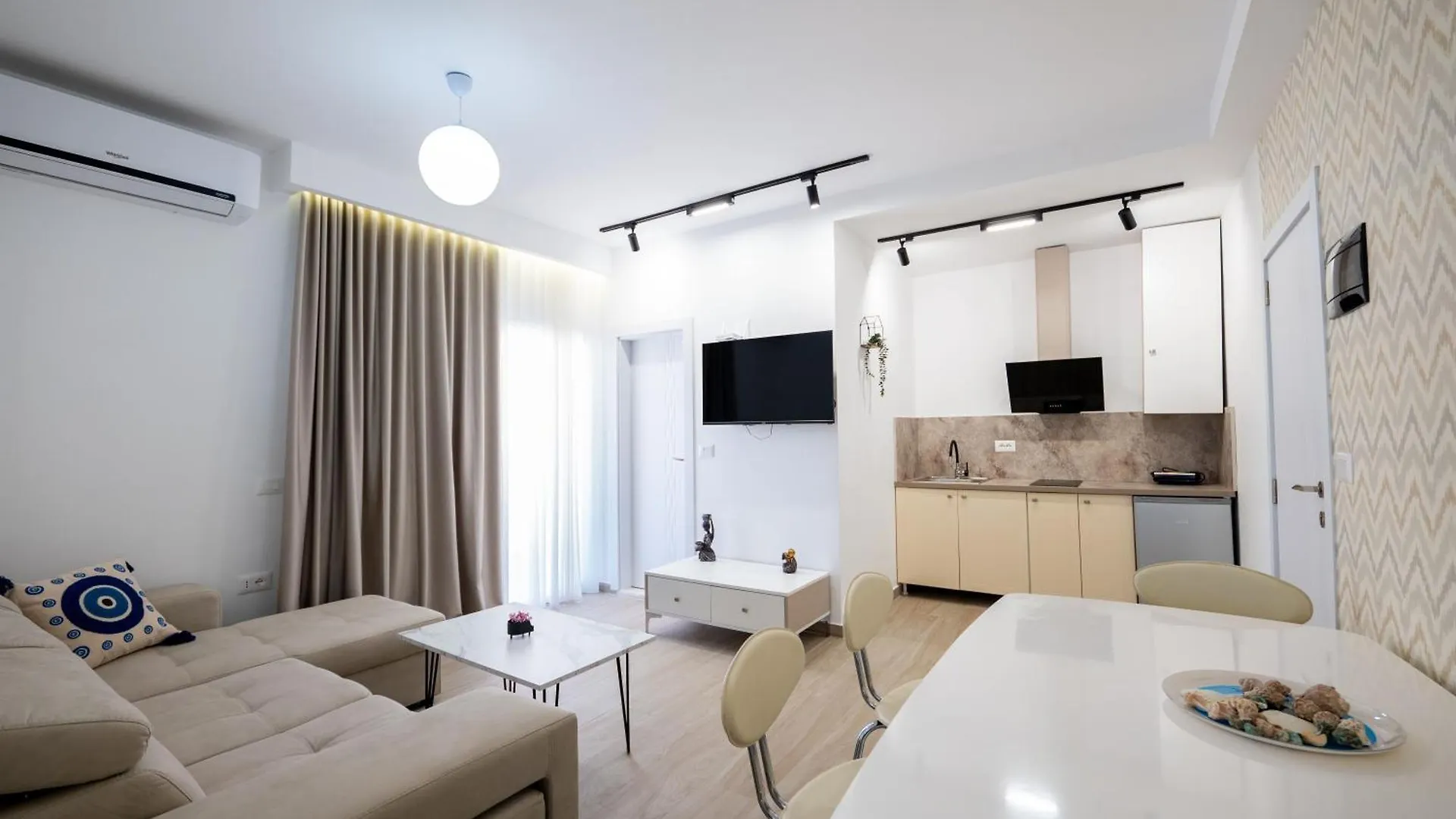 Al Mare Rooms Sarandë 0*,